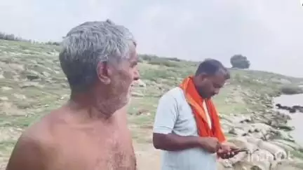 ब्रह्मपुर: नैनीजोर पंचायत के कई गांवों के तटबंधों पर कटाव तेजी से जारी, गांवों की ओर बढ़ रही गंगा #jansamasya