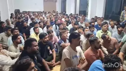 કેશોદ: કેશોદના બરસાના સોસાયટી ખાતે અશાંત ધારો લાગુ કરવા હિન્દુ સમાજની બેઠક મળી