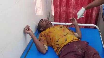 स्वार: गद्दी नगली के सामने दो मोटरसाइकिलों की आपस में हुई भिड़ंत, दो महिलाएं सहित तीन लोग हुए घायल
