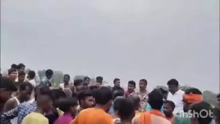 सलोन: शहबाजपुर में 11000 वोल्ट की लाइन की चपेट में आने से संविदा कर्मी लाइनमैन की मौत, परिजनों ने जानबूझकर मारने का लगाया आरोप