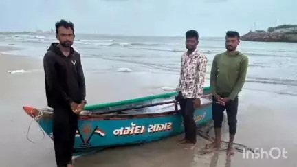હાર્બર મરીન પોલીસે દરિયામાં ગેરકાયદેસર માછીમારી કરતા પીલાણાને ઝડપી લઈ ગુન્હો નોંધવામાં આવ્યો