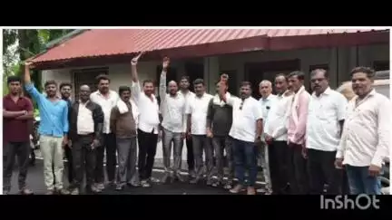 धामणगाव रेल्वे: अमर शहीद भगतसिंग चौक शासकीय विश्रामगृह येथे शिवसेना उबाठा गटाचे पदाधिकारी व कार्यकर्त्यांची आढावा बैठक संपन्न