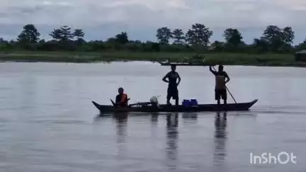 ধেমাজি: মৰণক শৰণ দি টুলুঙা নাৱেৰে বিপদসংকুল যাত্ৰা জোনাইৰ ৩০ খনৰো অধিক গাঁৱৰ ৰাইজৰ, এখন নাও বিচাৰি আহ্বান চৰকাৰলৈ #jansamasya