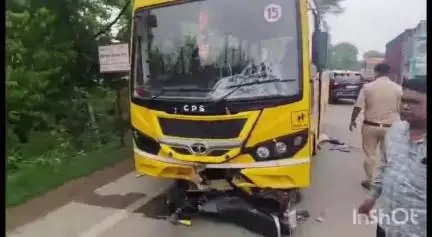 प्रतापगढ़: देहात कोतवाली के सुखपाल नगर के पास स्कूली बस की टक्कर से भाई-बहन की हुई मौत