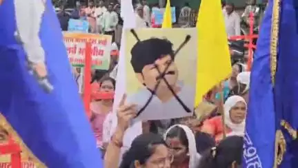 राहुरी: ख्रिश्चन धर्मगुरूंच्या वादग्रस्त वक्तव्याचे निषेधार्थ,आमदार पडळकर यांच्या विरोधात राहुरी शहरात भव्य आक्रोश मोर्चा