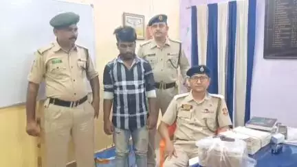 মোহনপুর: কফ সিরাপ সহ বাংলাদেশের এক যুবককে গ্রেফতার করে রামনগর থানার পুলিশ,