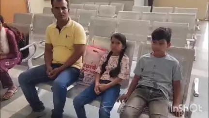अनूपपुर: शिक्षा में रुकावट बना परिवहन संकट, संजोग पांडे ने बच्चों संग कलेक्ट्रेट पहुंचकर उठाई आवाज़
