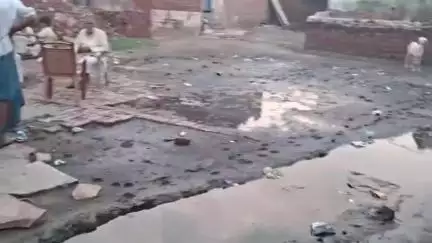महावन: नगर पंचायत फरह के मेवाती मोहल्ले में लोग गंदगी कीचड़ एवं जल भराव एवं रास्ते से परेशान #जनसमस्या