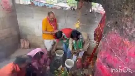 चांदवा: दिशोम गुरु शिबू सोरेन के स्वास्थ्य लाभ के लिए मां उग्रतारा मंदिर, चंदवा में विशेष पूजा