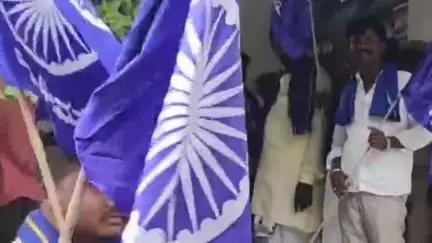 ಯಾದಗಿರಿ: ಜೆಜೆಎಮ್ ಕಾಮಗಾರಿಗಳಲ್ಲಿ  300 ಕೋಟಿ ಅಕ್ರಮ ಆರೋಪ,ನಗರದ ಗ್ರಾಮೀಣ ಕುಡಿಯುವ ನೀರು ಸರಬರಾಜು ಇಲಾಖೆ ಕಚೇರಿ ಮುಂದೆ ಡಿಎಸ್ಎಸ್ ಹೋರಾಟ