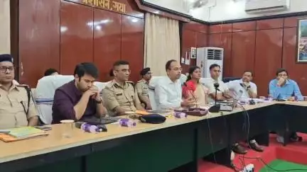 गया टाउन सीडी ब्लॉक: गया समाहरणालय में डीएम ने निर्वाचक सूची के विशेष गहन पुनरीक्षण अभियान की दी जानकारी
