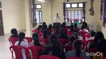 हमीरपुर: पंचायत डूग्घा में वित्तीय साक्षरता शिविर का आयोजन, ग्रामीणों को सामाजिक सुरक्षा योजनाओं की जानकारी दी गई