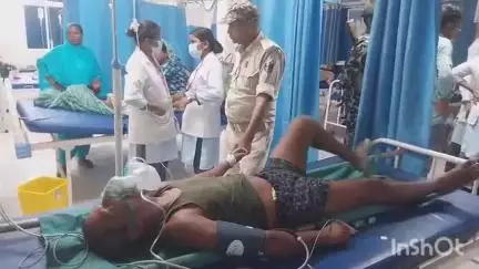 अररिया: अररिया मंडल में कार में बंद मधेपुरा जिला के कैदी ने फांसी लगाकर आत्महत्या का असफल प्रयास किया