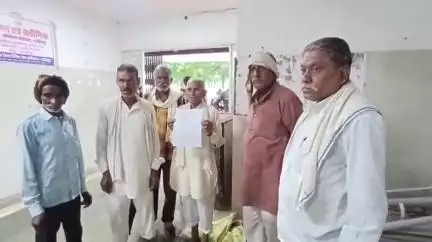 गोटेगांव: कब्जा हटाने की बात पर झूठे मामले में फंसाने की धमकी, ग्रामीणों ने कलेक्टर को दिया आवेदन