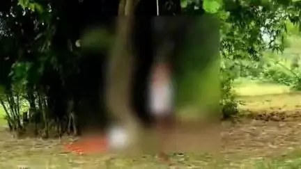 পাড়া: সাঁওতালডি থানার ডি পাবড়া গ্রামে বাড়ির অদূরে পলাশ গাছের ডালে এক ব্যক্তির ঝুলন্ত দেহ উদ্ধার করলো পুলিশ