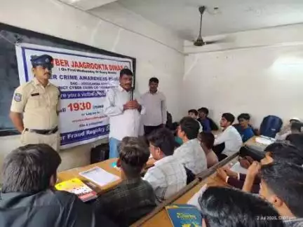 గద్వాల్: జిల్లాలో సైబర్ నేరాలపై ప్రతి ఒక్కరు అవగాహన కలిగి ఉండాలి: సైబర్ సెక్యూరిటీ బ్యూరో సిఐ రాజు