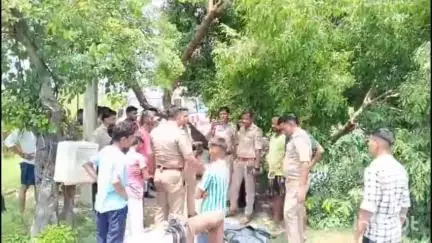 गढ़मुक्तेश्वर: गांव हाजीपुर में स्थित तालाब में मिला करीब 55 वर्षीय व्यक्ति का शव, पुलिस ने शव पोस्टमार्टम के लिए भेजा, जांच में जुटी