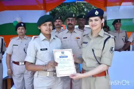 बेगूसराय: BMP-8 परिसर में समादेष्टा ने नव-नियुक्त सिपाहियों को नियुक्ति पत्र दिया, शपथ दिलाई