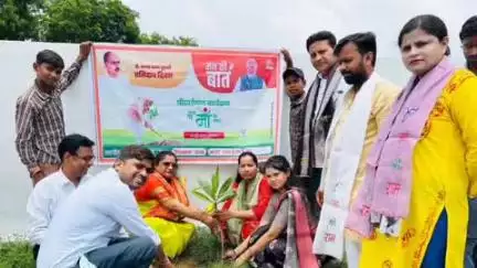 इटावा: सदर इलाके में प्रतिभा स्कूल में भाजपा महिला मोर्चा की प्रदेश कार्यसमिति सदस्य ने मां के नाम किया पौधारोपण