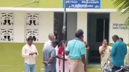 போச்சம்பள்ளி: புங்கம்பட்டி அரசு பள்ளியில் காலை உணவு திட்டத்தில் குழந்தைகளுக்கு வழங்கிய பருப்பு சாம்பாரில் பல்லி விழுந்ததால் பரபரப்பு