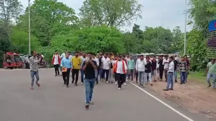 छतरपुर नगर: गोरक्षा एवं गोपाल टोरिया को लेकर बजरंग दल का प्रदर्शन, कलेक्ट्रेट कार्यालय में दिया आवेदन