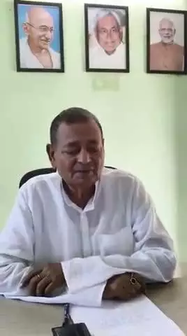 सुपौल: सांसद दिलेश्वर कामैत ने विशेष गहन पुनरीक्षण के दौरान भरा एन्यूमरेशन फार्म