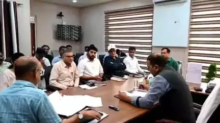 जोशियाड़ा: डीएम ने पंचायत चुनाव को सफलतापूर्वक सम्पन्न कराने के लिए विकास भवन में नोडल अधिकारियों के साथ की बैठक