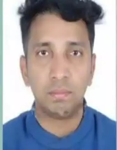കണ്ണൂർ: പെൺസുഹൃത്തിനൊപ്പം പുഴയിൽ ചാടിയ യുവാവിന്റെ മൃതദേഹം മാട്ടൂൽ പുലിമുട്ടിൽ കണ്ടെത്തി