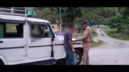 डीडीहाट: मिशन मर्यादा एवं ट्रैफिक नियमों के उल्लंघन पर पुलिस ने 67 लोगों के खिलाफ की कार्रवाई