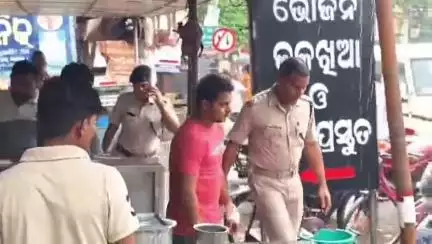 ଛତ୍ରପୁର: ବ୍ରହ୍ମପୁର ପୁଷ୍ପାଞ୍ଜଳି ଗେଷ୍ଟ ହାଉସରେ ପ୍ରେମିକାକୁ ହତ୍ୟା ଘଟଣା, ଘଟଣା ସ୍ଥଳରେ ସିନ୍ ରିକ୍ରିଏସନ୍ କଲା ପୋଲିସ