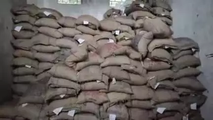 सूरजपुर: सरकार ने तीन माह का राशन एक साथ वितरण करने में हो रही देरी को देखते हुए बढ़ाई राशन वितरण की तिथि