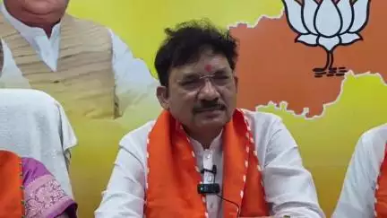 નડિયાદ: નડિયાદ ખેડા જિલ્લા ભાજપ દ્વારા નવા ચુંટાયેલા સરપંચોના સન્માન સમારંભ નિમિત્તે સાંસદ શ્રી દેવુ સિંહ ચૌહાણ આપી માહિતી.