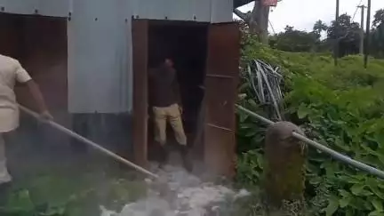 গণ্ডাছড়া: গন্ডাছড়ার গাছবাগানে পাম্প হাউসে আগুন, বড়সড় বিপদ এড়াল দমকল বাহিনী