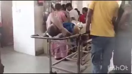 सलेमपुर: नवलपुर चौराहे के पास मार्ग दुर्घटना में एक युवक घायल