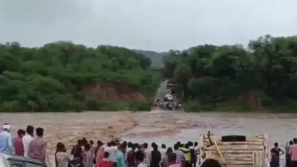 माण्डलगढ़: बेडच नदी में उफान आने से पुलिया पर आया 6 फीट तक पानी, आवागमन बाधित