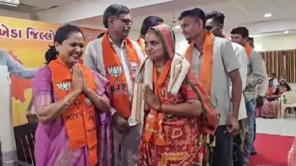 ખેડા: જિલ્લાના મુખ્ય કાર્યાલય કમલમ ખાતે નવનિયુક્ત સરપંચો નો સન્માન સમારોહ યોજાયો.