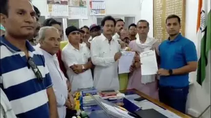 पन्ना: जीतू पटवारी पर दर्ज आपराधिक मामले के विरोध में कांग्रेसियों का प्रदर्शन, एसपी को सौंपा ज्ञापन