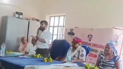 आसपुर: पंडित दीनदयाल उपाध्याय अन्त्योदय शिविर पखवाड़ा, आसपुर विधायक उमेश डामोर ने गणेशपुर में किया शिविर का निरीक्षण