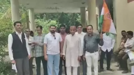 बांधवगढ़: प्रदेश अध्यक्ष जीतू पटवारी पर FIR को लेकर उमरिया कांग्रेस ने DGP के नाम SP को सौंपा ज्ञापन