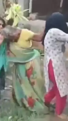 बांगरमऊ: बांगरमऊ के फतेहपुर खालसा में मां-बेटी पर हमला, बाल खींचकर की गई खींचतान, दोनों अस्पताल में भर्ती