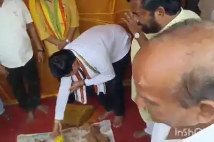 గంట్యాడ మండలంలో రోడ్డును ప్రారంభించిన మంత్రి కొండపల్లి శ్రీనివాస్ విశాఖ మేయర్ పిలా శ్రీనివాస్