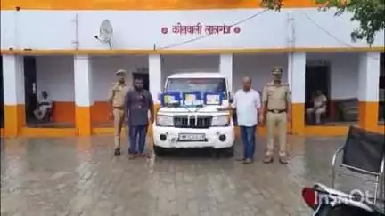 लालगंज: लालगंज पुलिस टीम ने चेकिंग के दौरान मुखबिर की सूचना पर दो अंतर्जनपदीय शातिर चोरों को किया गिरफ्तार