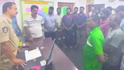 హై సౌండ్ సైలెన్సర్లు, బిగ్గరగా హారన్లు వాడితే కఠిన చర్యలు
- సూళ్లూరుపేట సిఐ మురళీకృష్ణ హెచ్చరిక