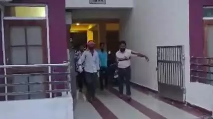 झांसी: केंद्रीय कृषि विश्वविद्यालय कैंपस में असिस्टेंट प्रोफेसर के बेटे का शव बाथरूम के शावर के पाइप पर लटका मिला