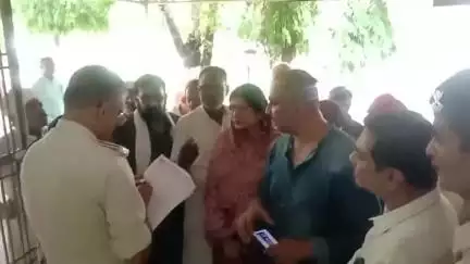 कांग्रेस प्रदेश अध्यक्ष पर FIR को लेकर कांग्रेस कार्यकर्ताओं ने पुलिस महानिदेशक के नाम सतना ASP को सौंपा ज्ञापन