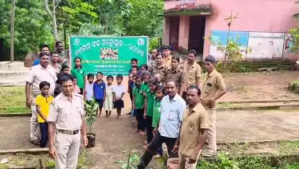 ବୌଦ୍ଧ ସଦର: କୁମାରୀ ଓ ନୂଆପଡ଼ାରେ କୁଶଙ୍ଗ ମହାନଦୀ ବନ୍ୟପ୍ରାଣୀ ରେଞ୍ଜ  ପକ୍ଷରୁ 76 ତମ ବନ ମହୋତ୍ସବ ସପ୍ତାହ  ପାଳିତ