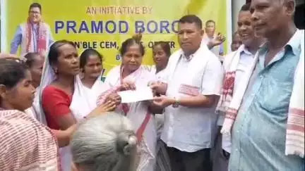 ওদালগুৰি: পূৱ বাগিছা চুবা শিৱ মন্দিৰত  আলাৰী চৌৰাং আচঁনিৰ  দুইলাখ টকাৰ চেক বিতৰন হৰিশিঙা সমষ্টিৰ  এম চি এল এ সঞ্জয় স্বর্গীয়াৰীৰ