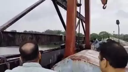 लाडपुरा: बारिश व बढ़ते जलस्तर को देखते हुए कलेक्टर ने कोटा बैराज का किया निरीक्षण, अधिकारियों को सतर्कता व समन्वय के दिए निर्देश