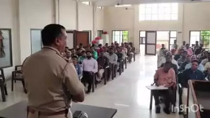 पुसद: पुसद शहर पोलीस स्टेशनच्या हॉलमध्ये पार पडली सुरक्षा संबंधी बैठक