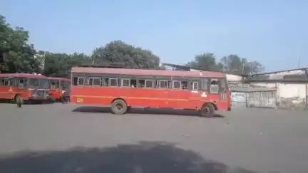यावल: यावल येथे बस मध्ये गर्दीत दोघांनी केला मोबाईल चोरी,बस पोलीस ठाण्यात नेली,मोबाईल जप्त,दोघांविरुद्ध यावल पोलिसात गुन्हा
